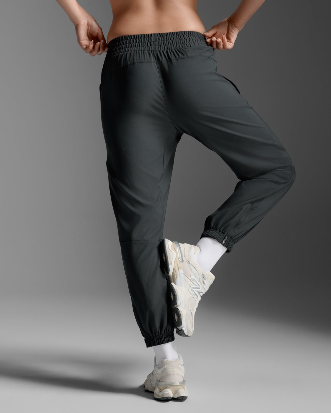 Aero Hi-Rise Woven Jogger