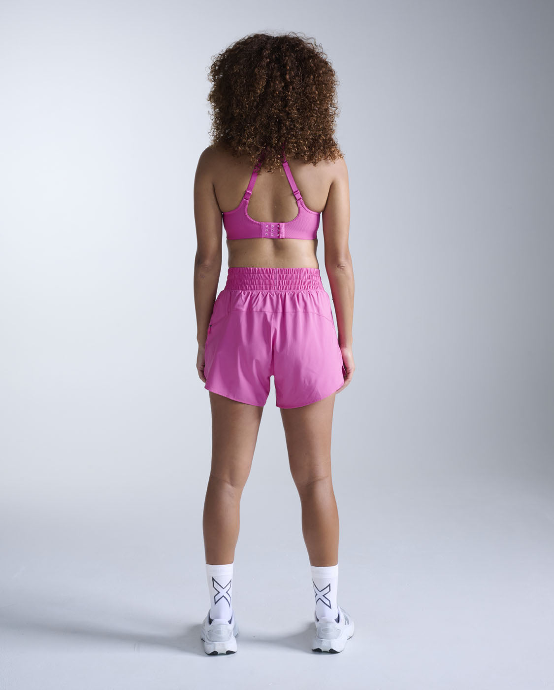 Aero Mesh Medium Impact Bra, Rose Violet/Rose Reflective